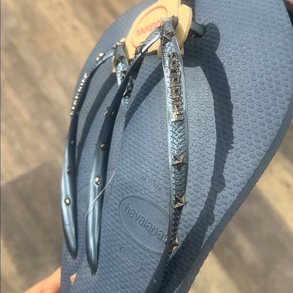 Havaianas Women's Navy Sandals - Picture 2 of 3